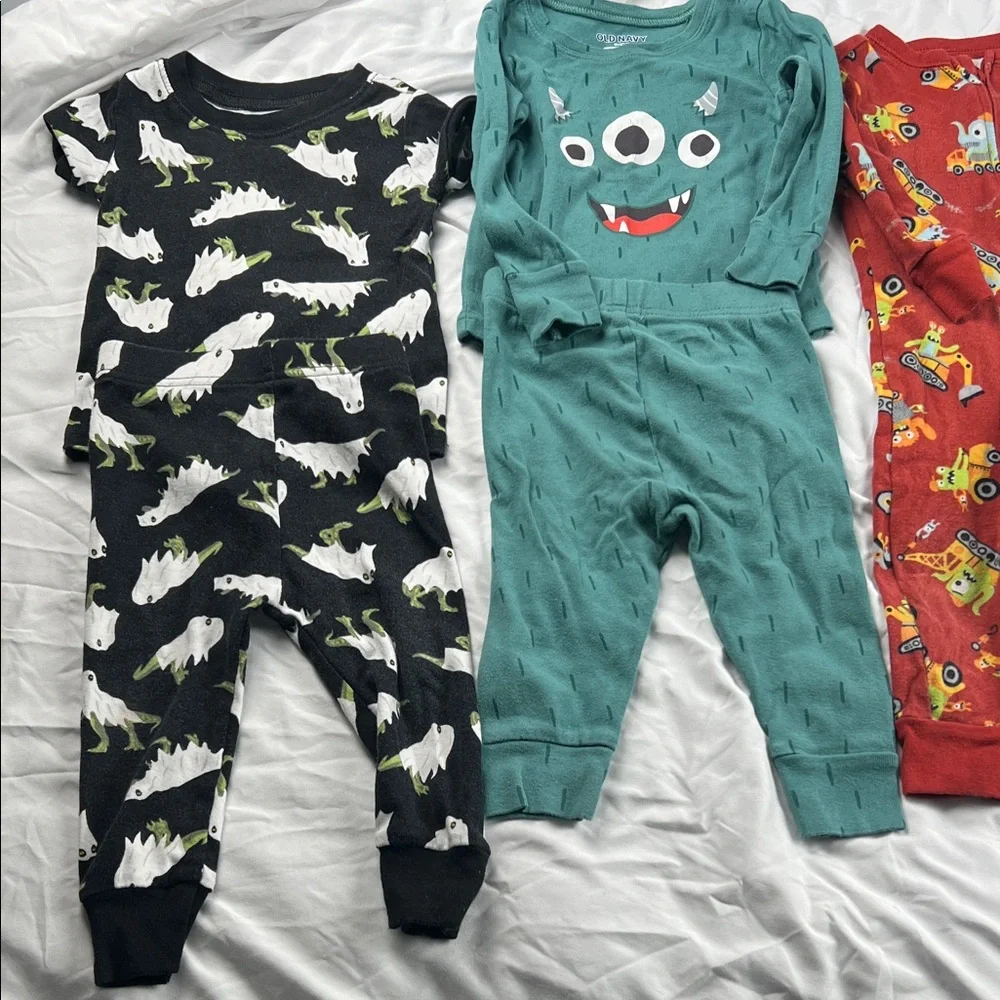 6 Kids One-Piece Pajama Set - Avocado Gray, Navy Sleep Monster &‎ Black Skeleton